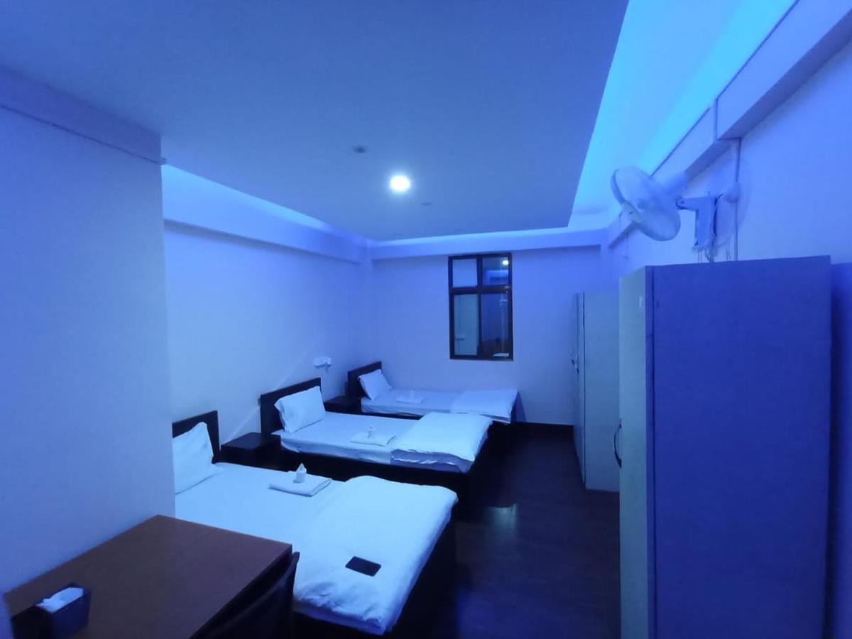 Oyo Thangal Hotel Imphal Exterior photo