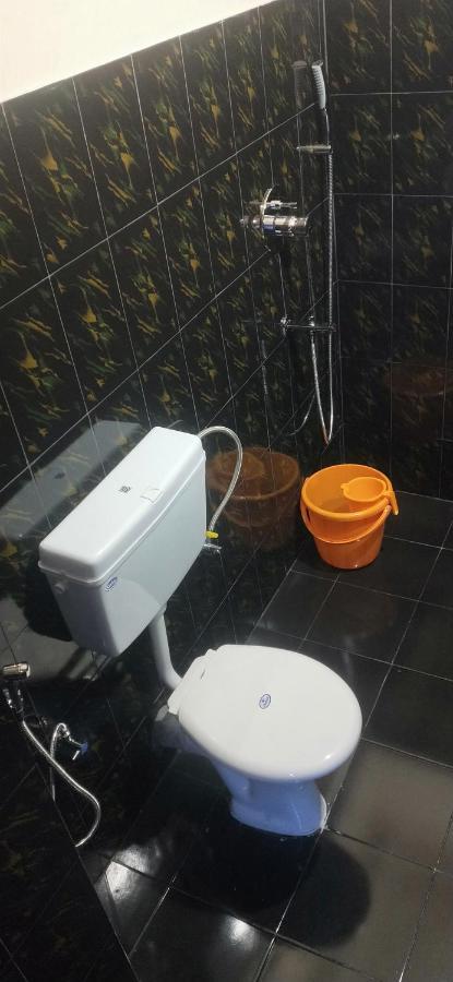 Oyo Thangal Hotel Imphal Exterior photo